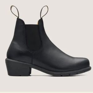 Blundstone barely worn #1671 women’s book with heel.  Size 11 US - BLACK